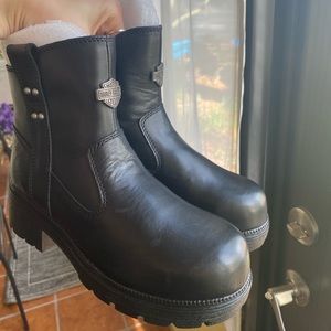 Brand new Harley Davidson leather platform boots